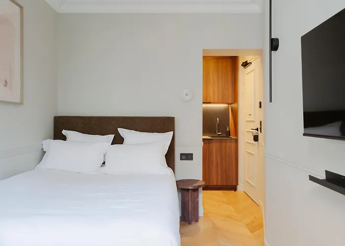 Maison Du Moulin 4* Paris