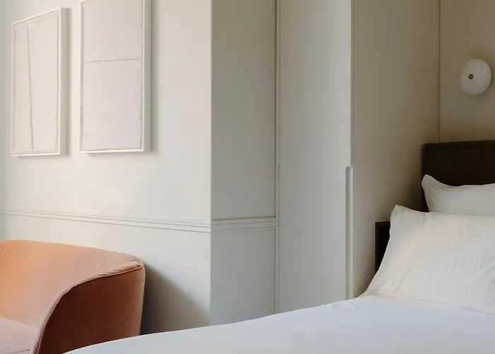 Maison Du Moulin 4* Paris