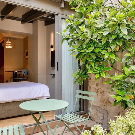 Maison Du Moulin باريس